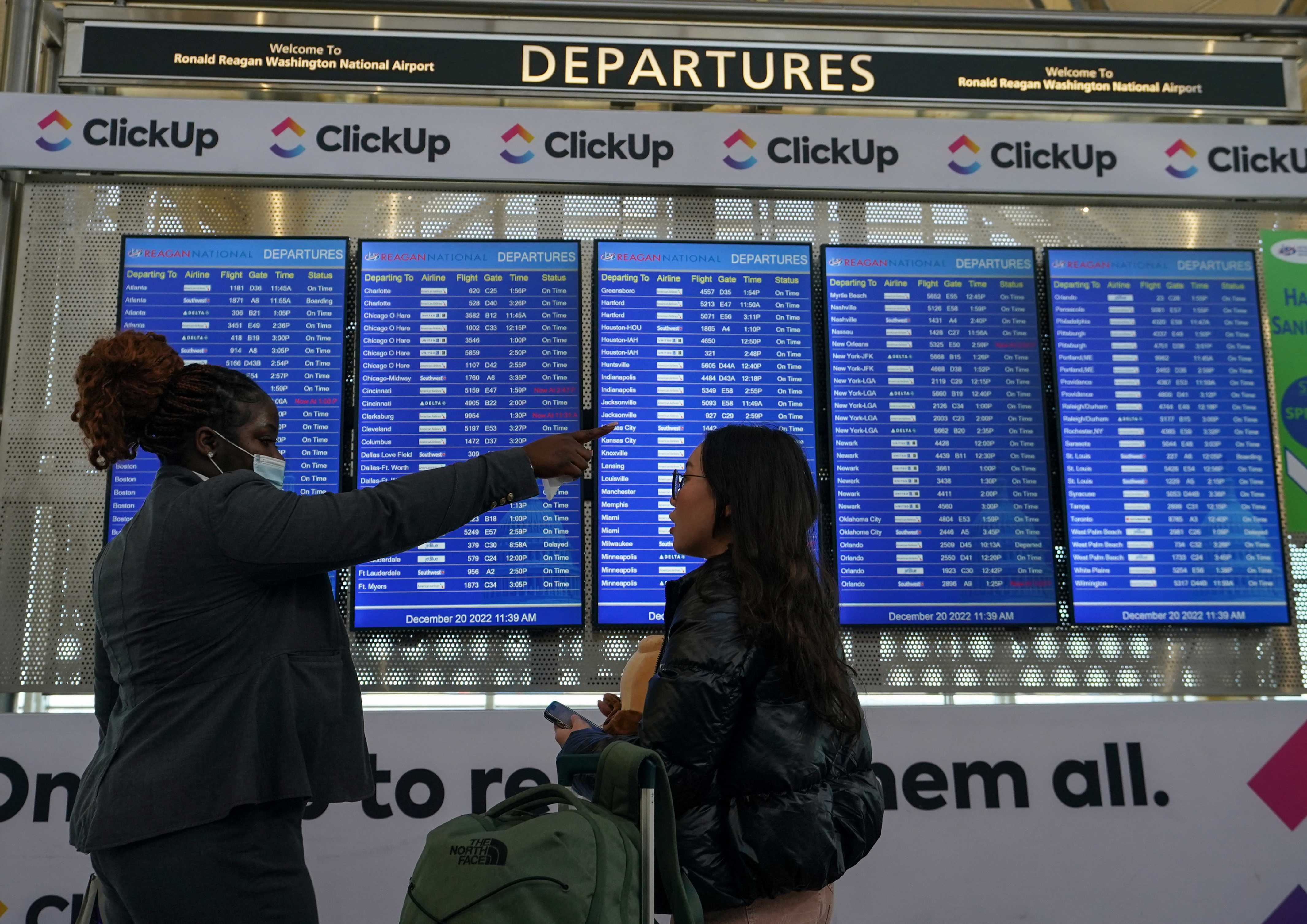 Airlines scrap nearly 2,000 US flights as winter storm disrupts holiday ...