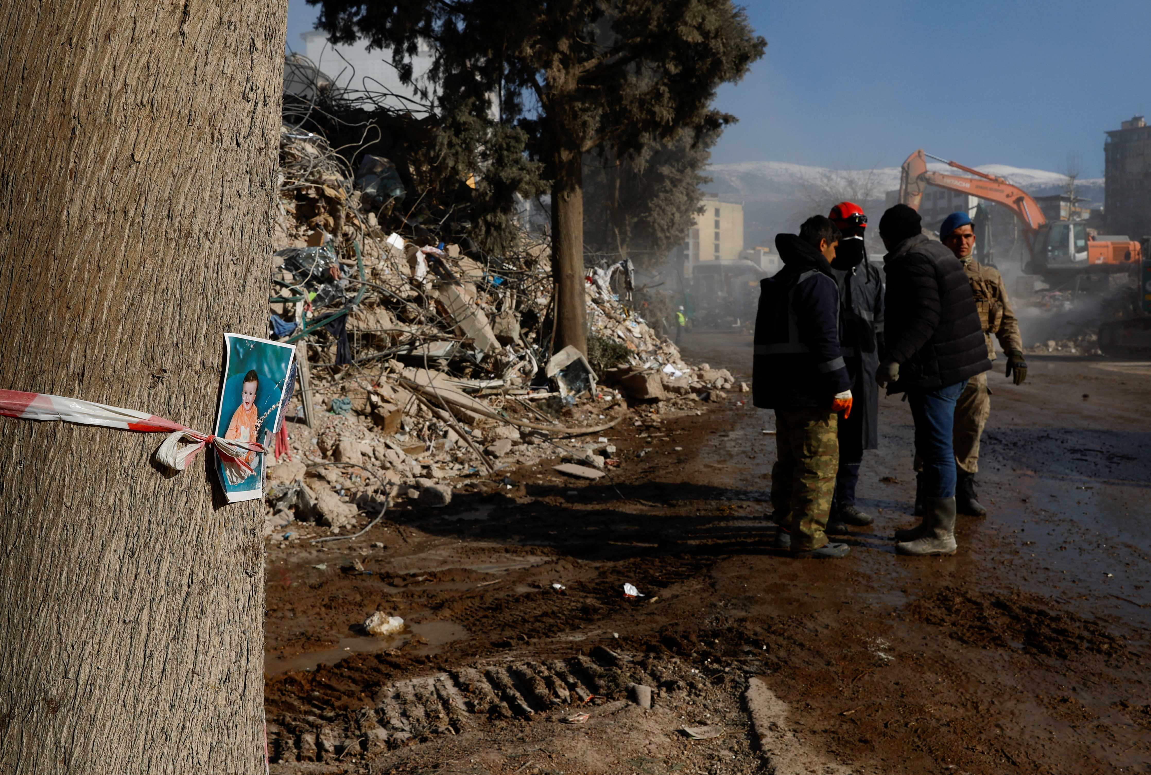 Nine survivors pulled from Turkey's rubble as earthquake death toll ...