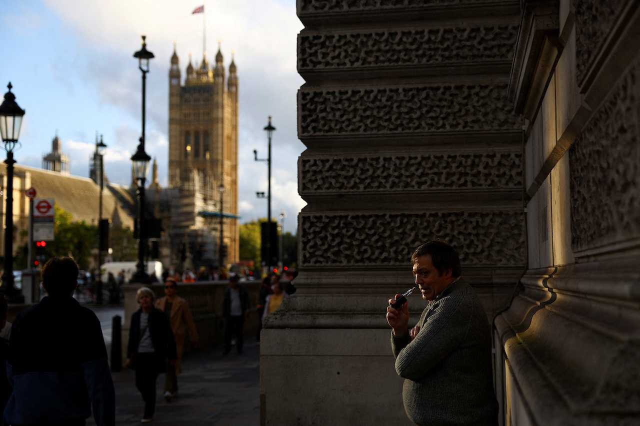Britain galakkan perokok tukar rokok kepada vape | MalaysiaNow