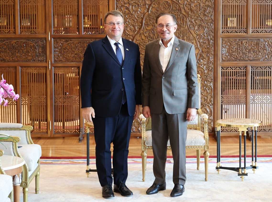 Stop lecturing us on sovereign rights, US envoy told amid anger over Anwar's 'surrender' to Washington