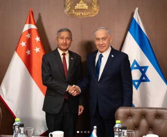 Vivian Balakrishnan meeting Israel's Benjamin Netanyahu in November 2025.