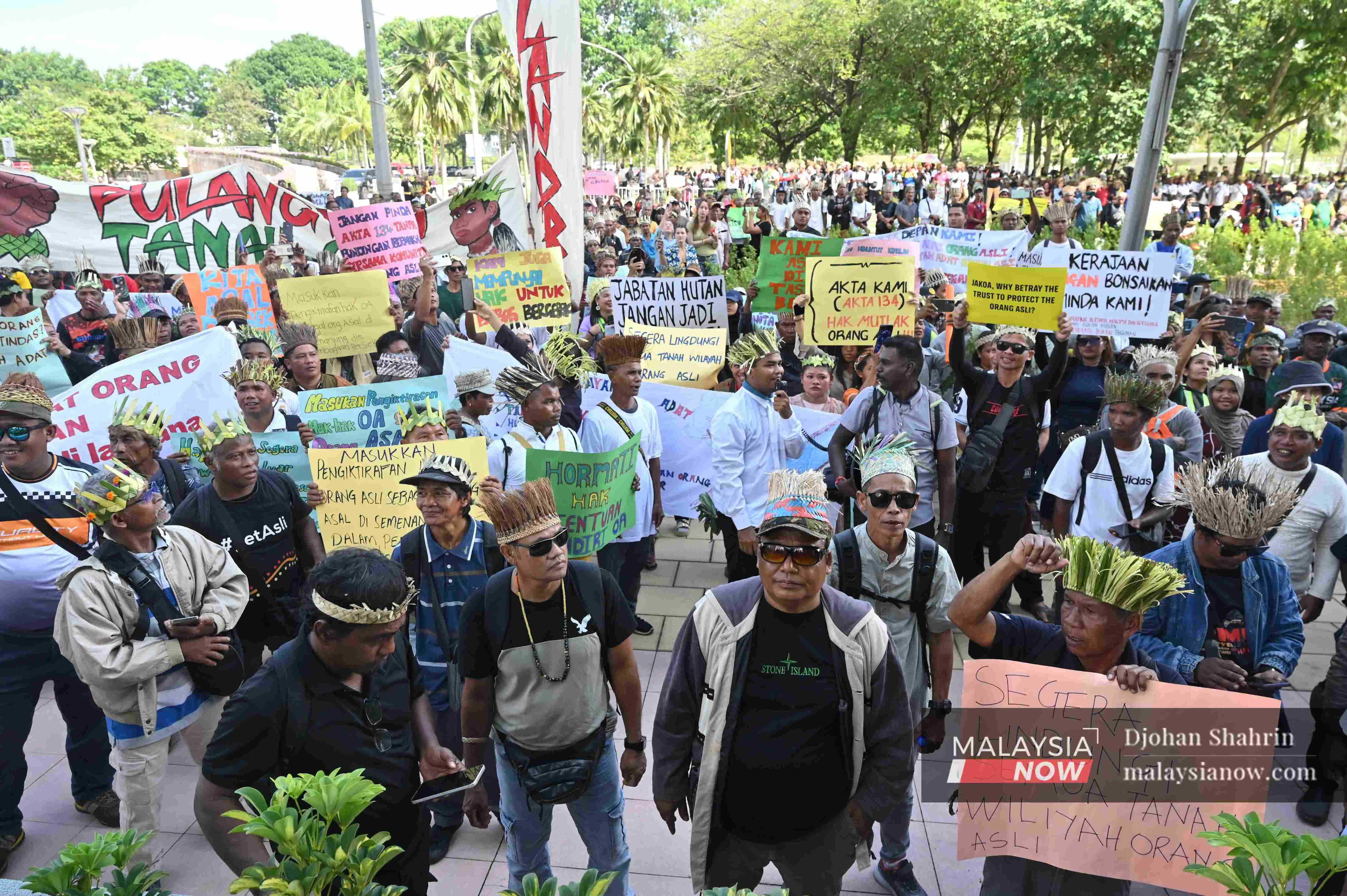 Thousands of Orang Asli descend on Zahid's office, demand government stop demolitions and respect 'tanah adat'