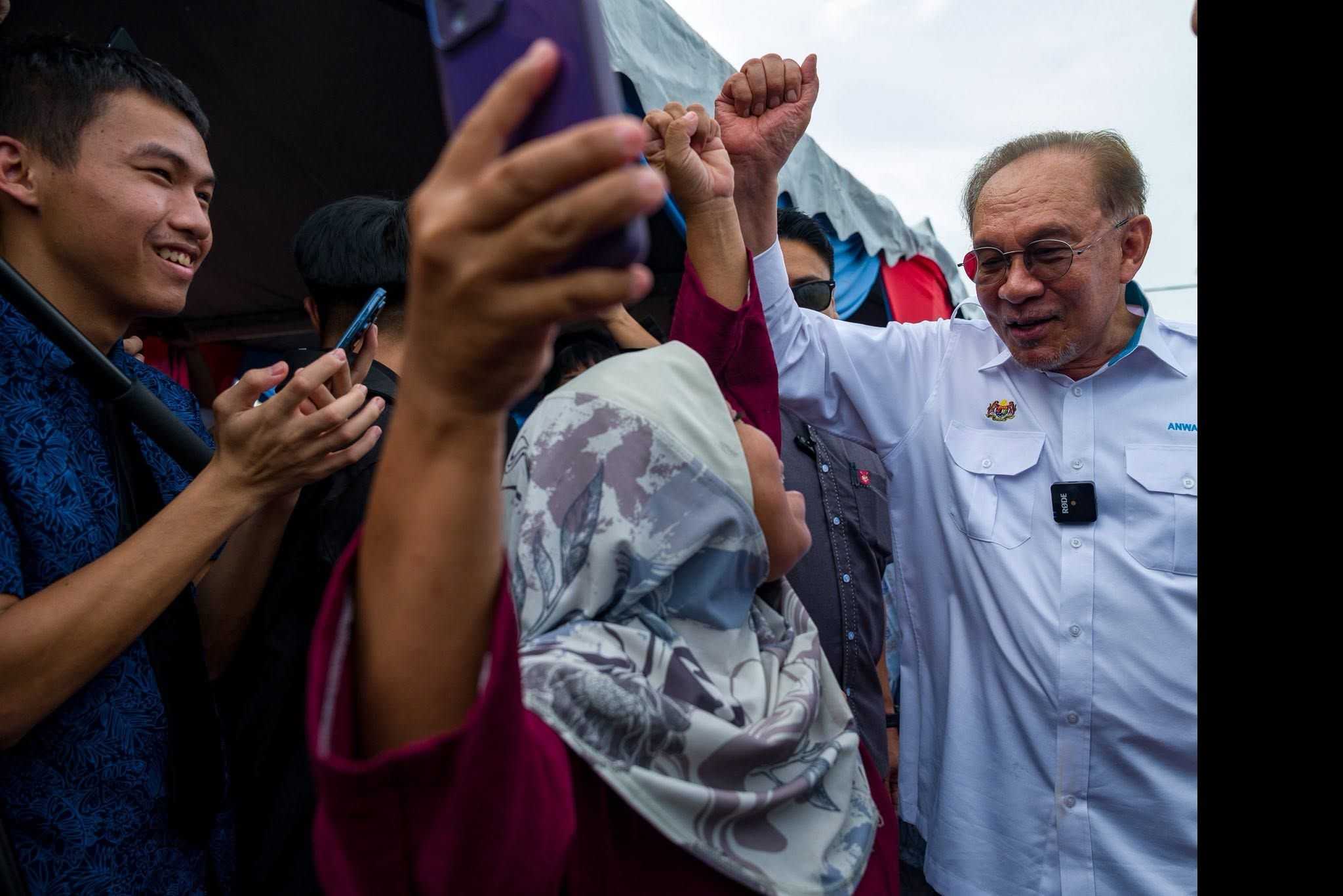 Anwar Ibrahim dilihat masih belum berjaya meraih sokongan Melayu selepas lebih tiga tahun mengambil alih kuasa. Gambar: Facebook 