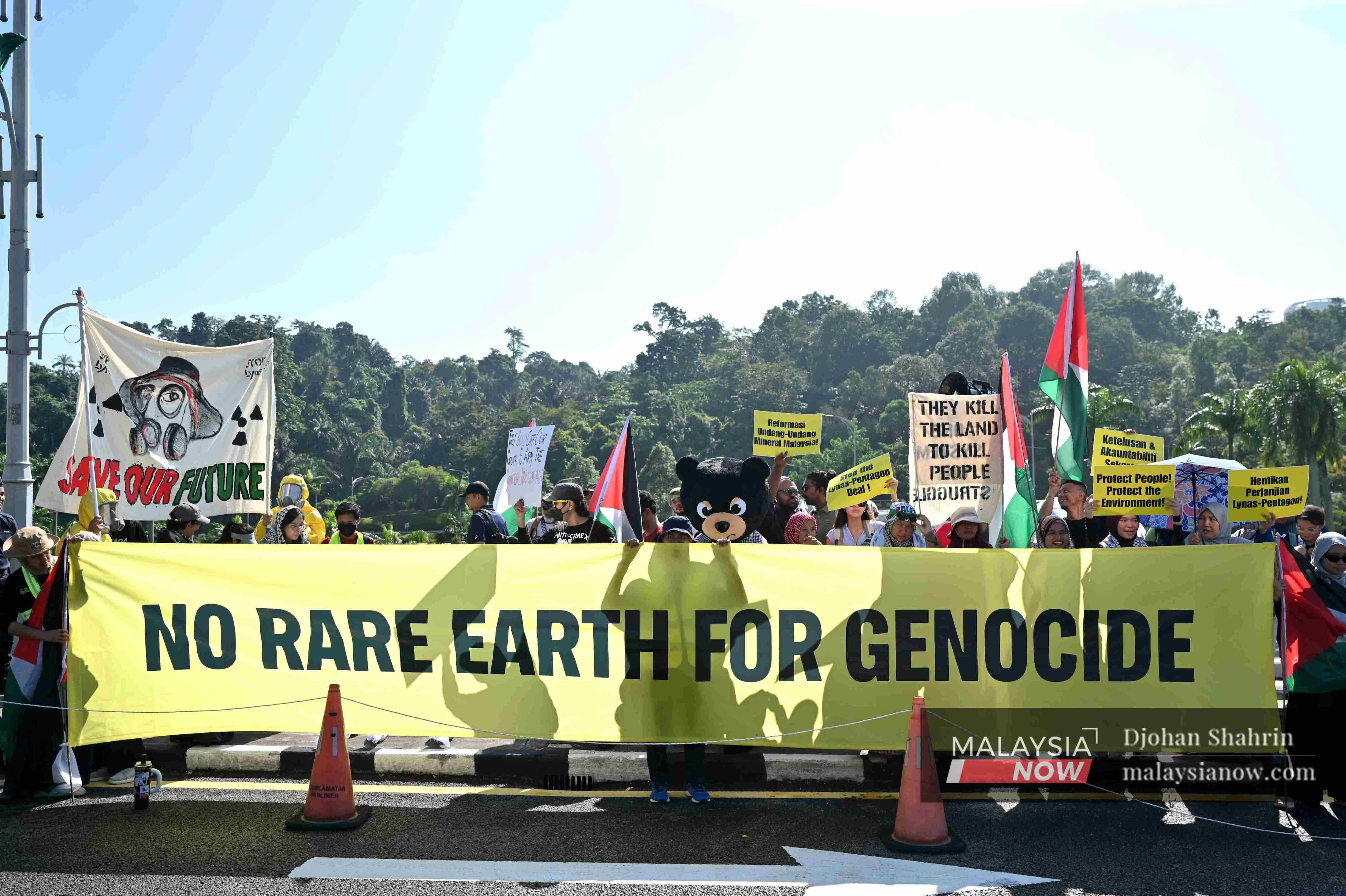 Anwar warned against complicity with US-Israel war crimes over Lynas’ US$96 million Pentagon deal